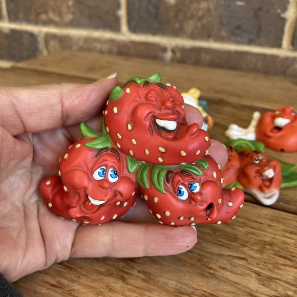 Gigglin Groceries Jack Graham Second Nature Anthropomorphic Fruit Wall Plaques - Picture 7 of 16